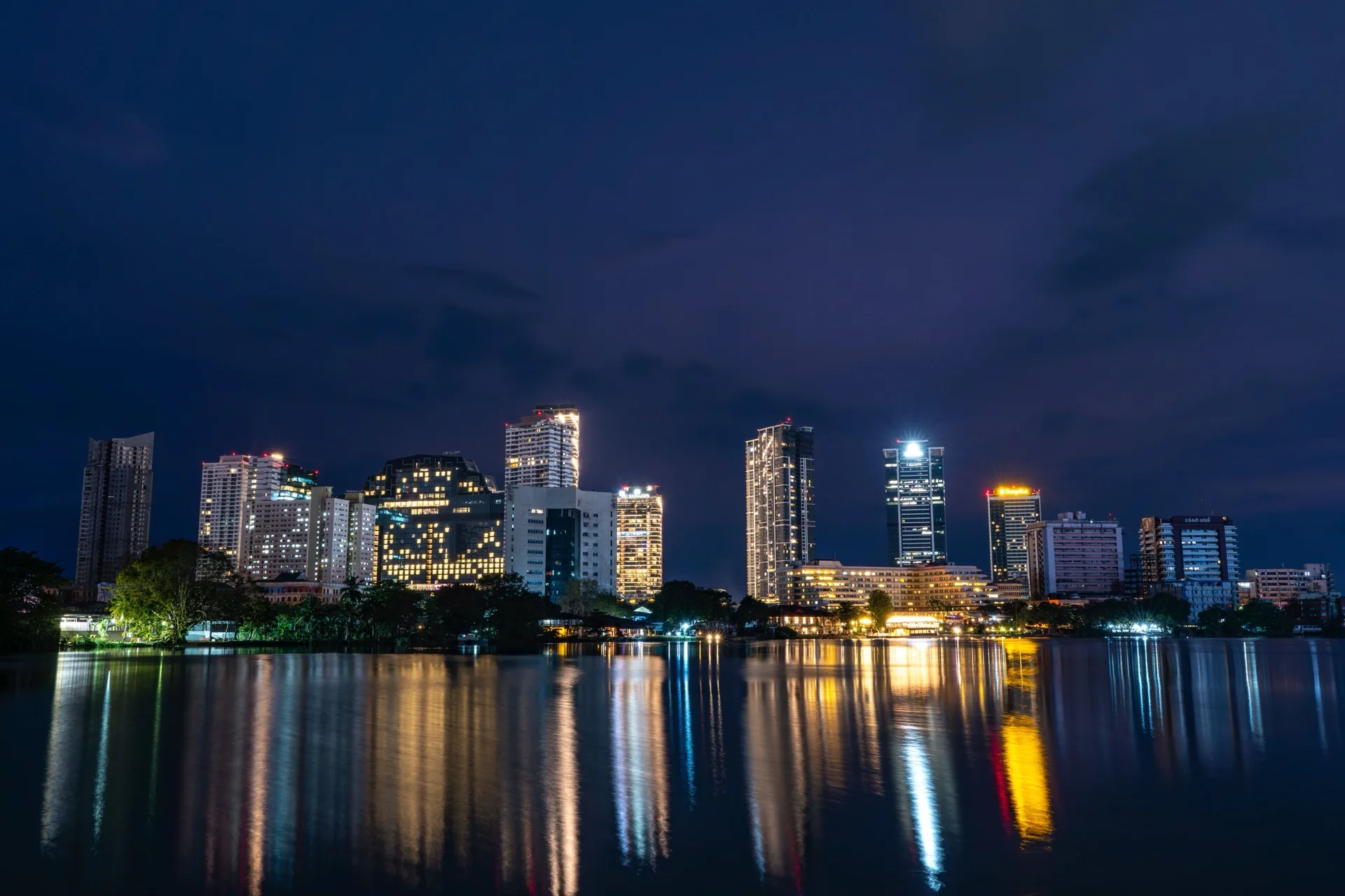 A wide view of the Sri Lankan landscape — the field notes start here.